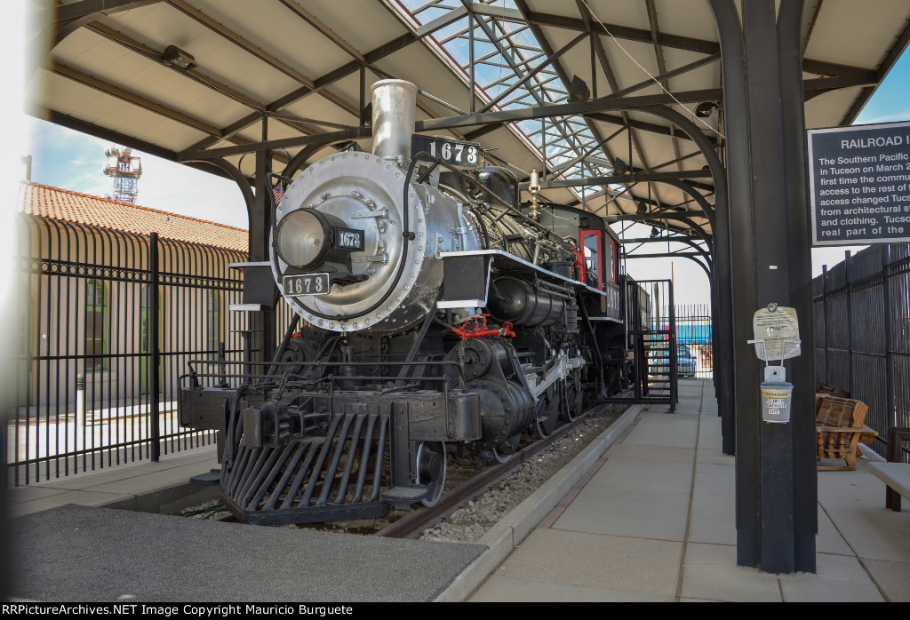 Southern Pacific 2-6-0 Steam Locomotive